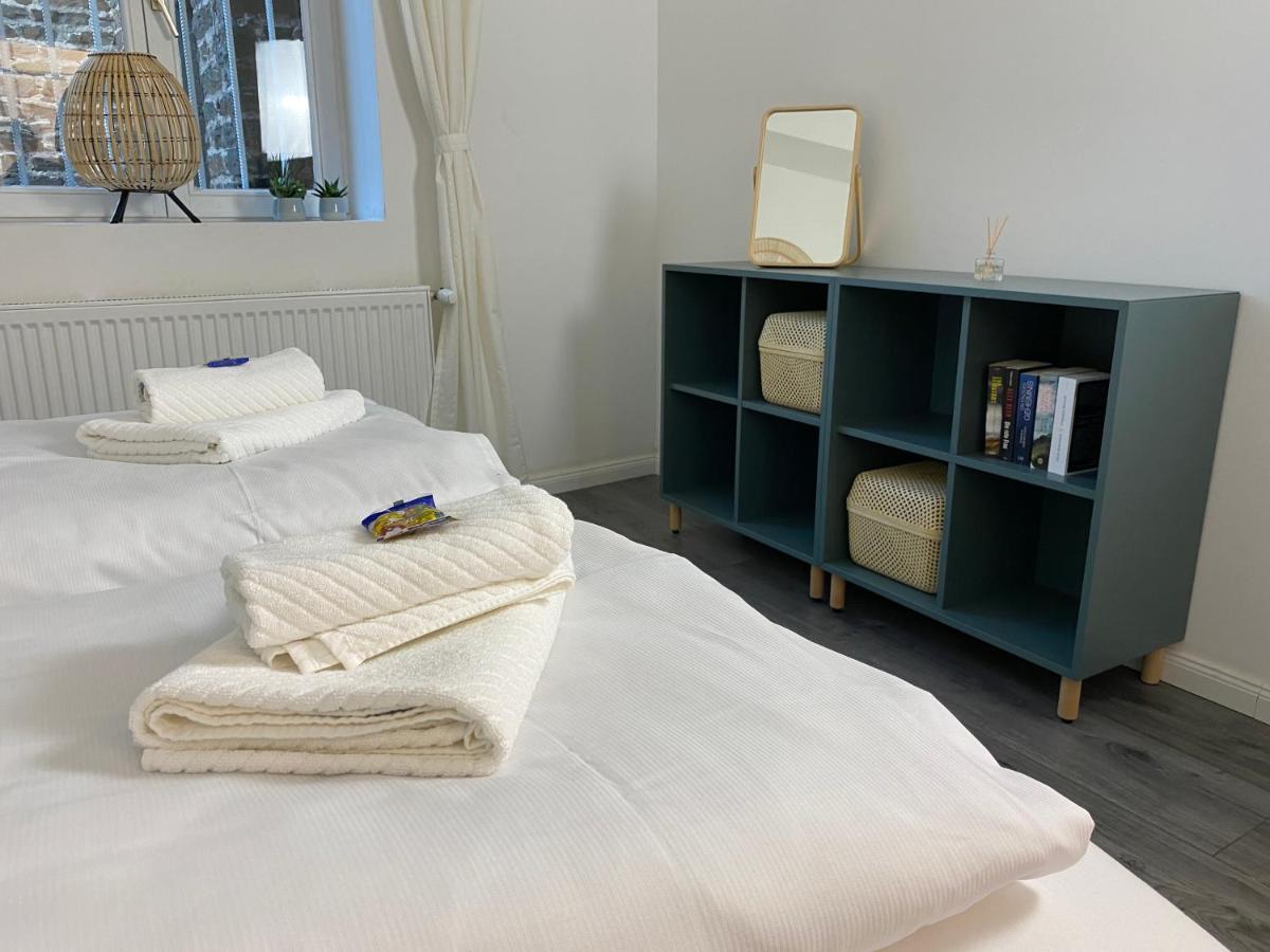 Appartamento Direct Moselle view 200m² 4 SZ 10Pers Terrace Sankt Aldegund Esterno foto